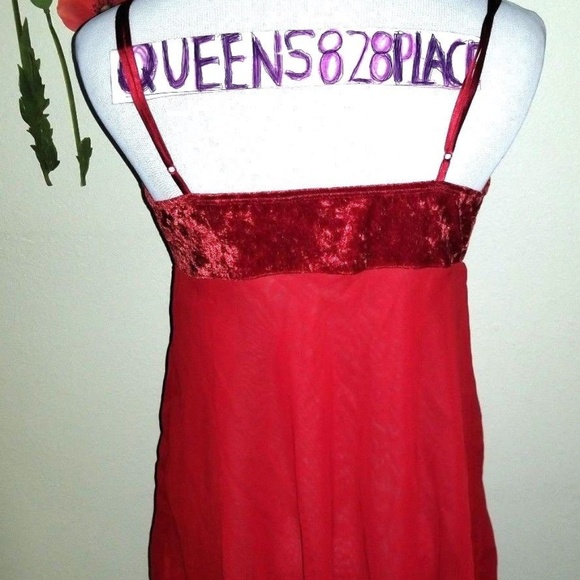 Vintage VICTORIA'S SECRET Medium M Red Velvet Nightgown Excellent Condition - Picture 5 of 8